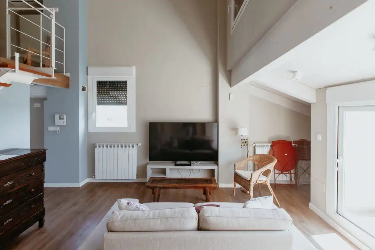Wohnzimmer von Dachboden zur Miete in Huesca mit Klimaanlage, Heizung und Terrasse