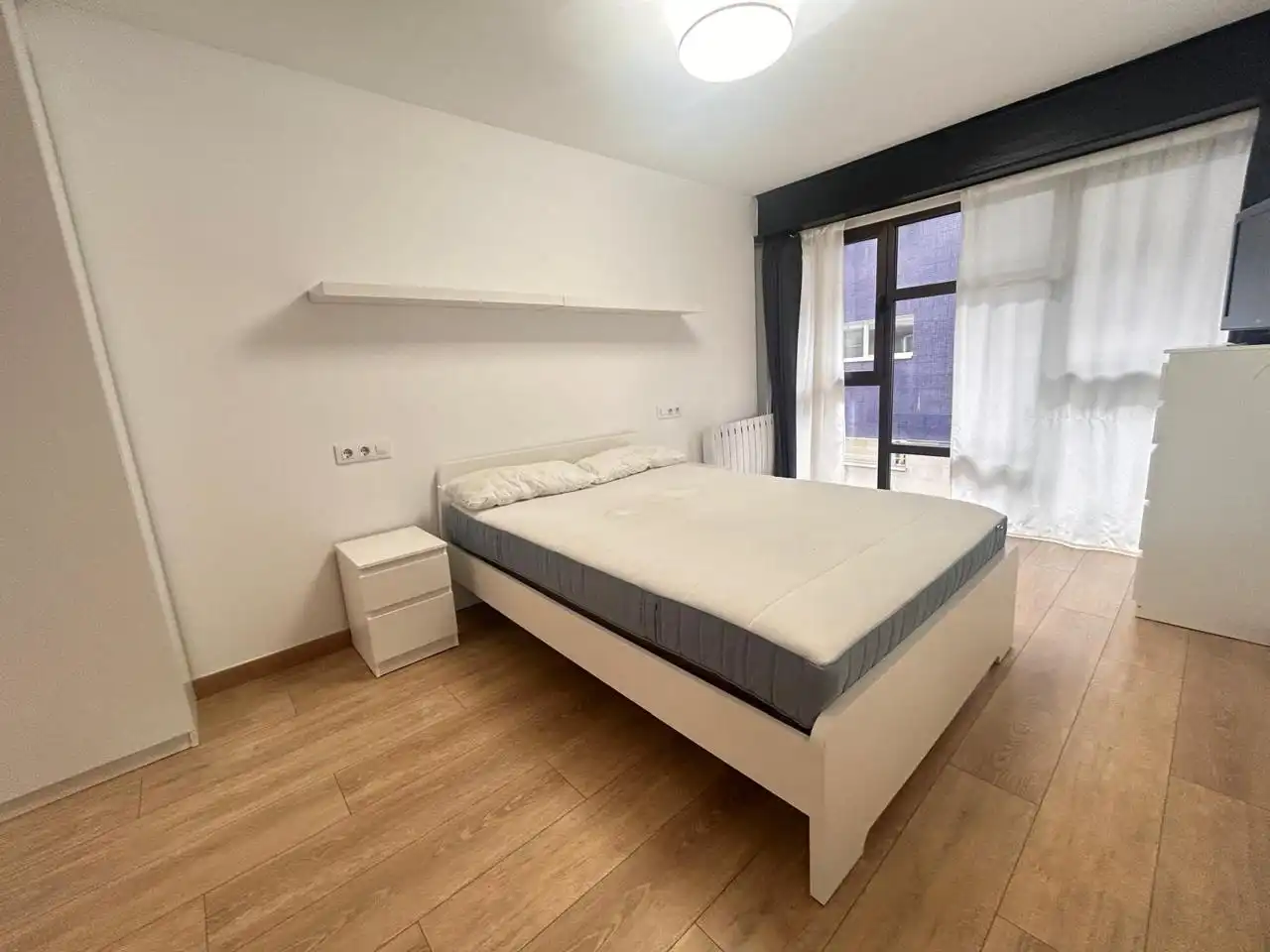 Habitación de Piso de alquiler en Gijón  con Calefacción y Amueblado