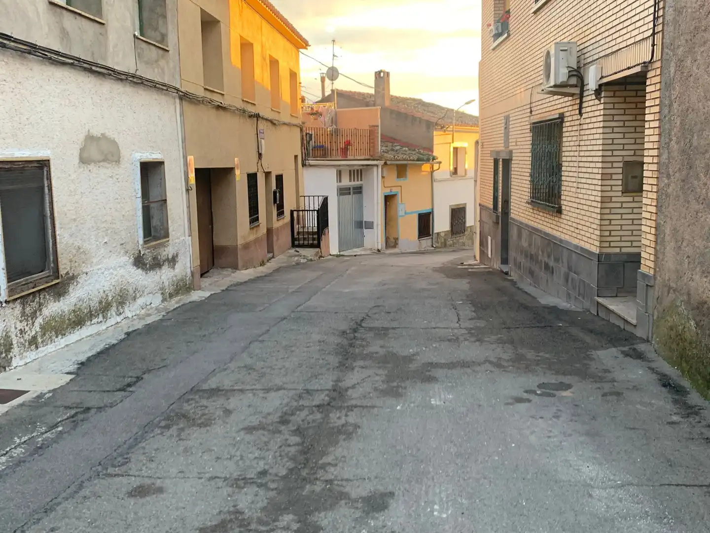 Casa adosada en venda a Calle Estrechos, Calatorao