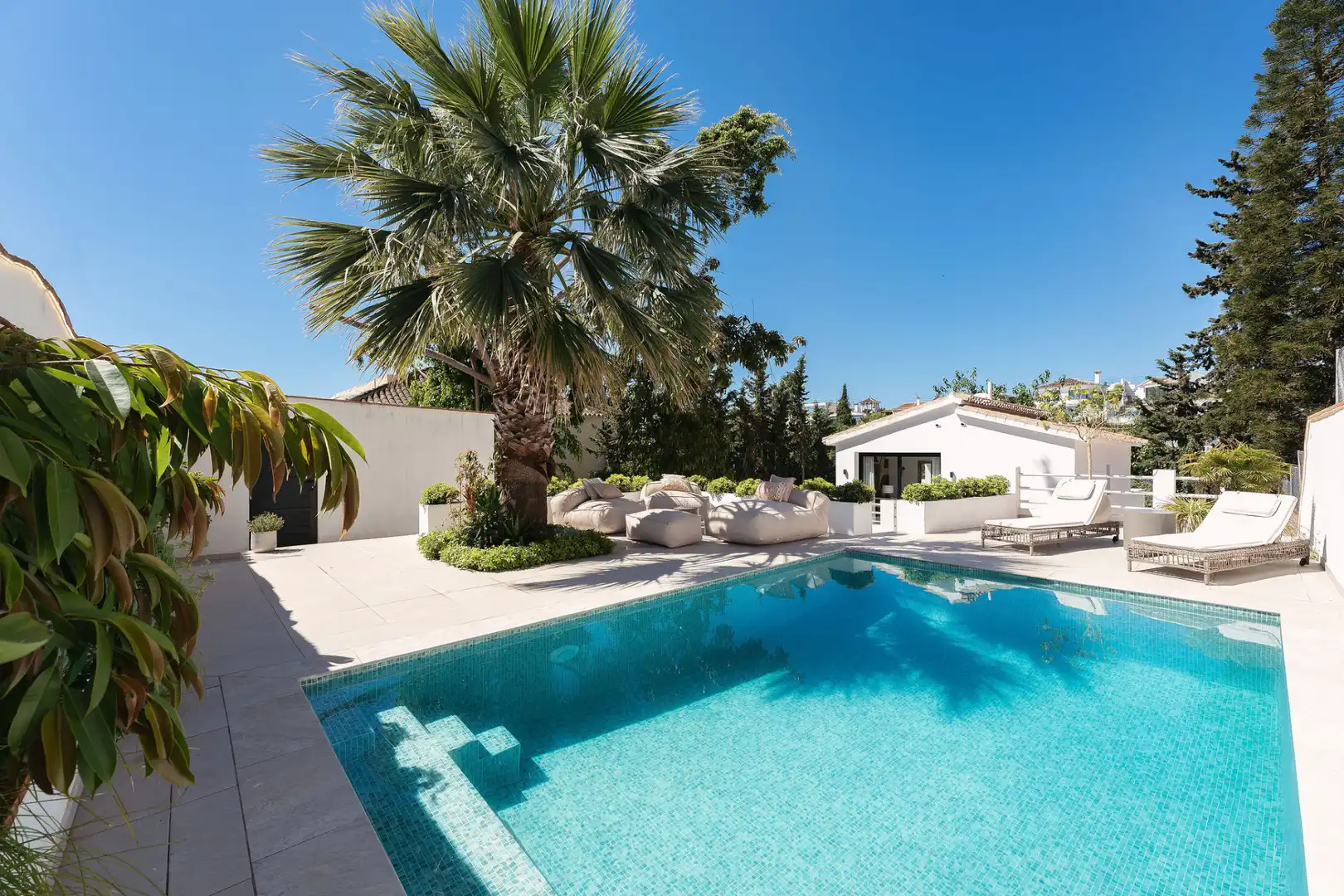 Haus mit Pool zum Verkauf in Nueva Andalucía