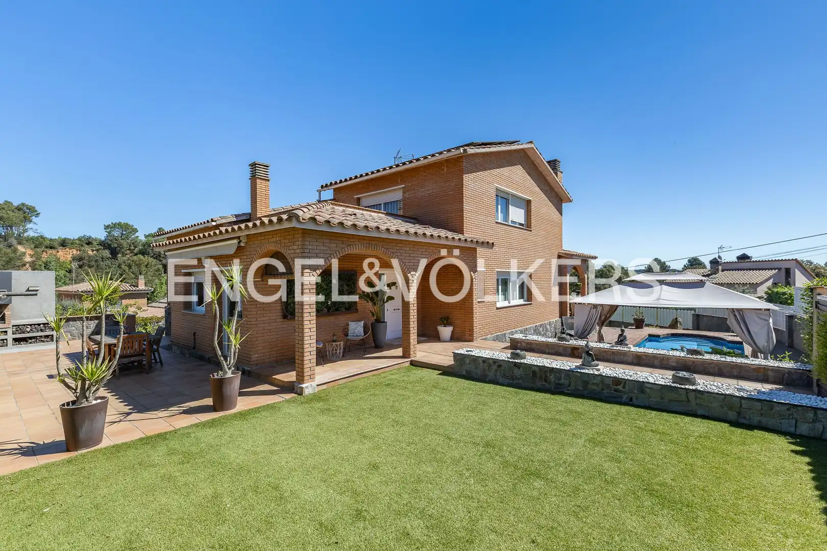 Vista exterior de Casa o chalet en venta en Castellar del Vallès con Aire acondicionado, Calefacción y Jardín privado