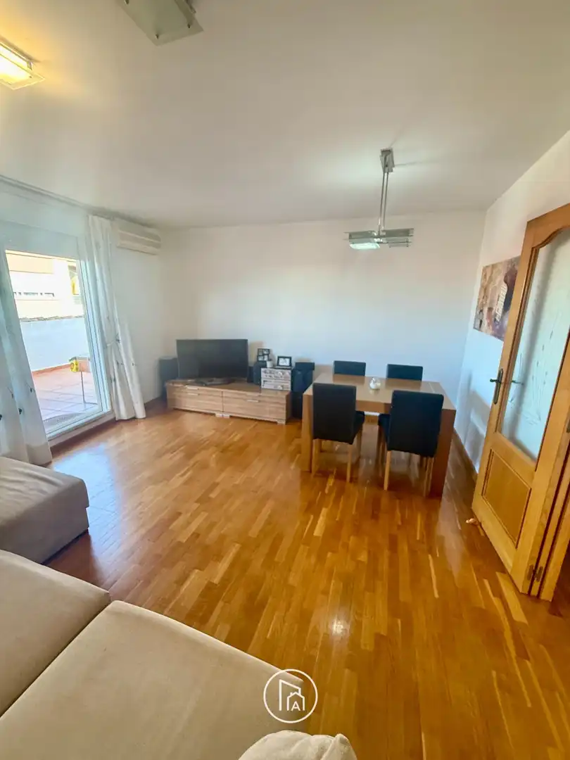 Sala de estar de Ático en venta en Paterna con Parquet, Terraza y Trastero