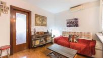 Living room of Apartment for sale in  Barcelona Capital  with Air Conditioner, Heating and Parquet flooring