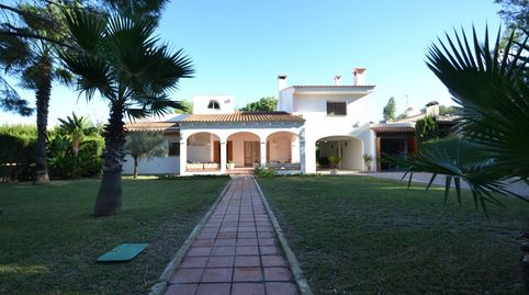 Chalet con 1.000m2 de terreno en la playa de Riumar