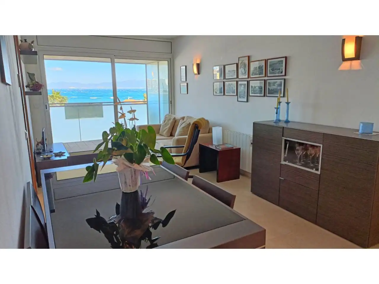 Sala de estar de Piso en venta en L'Escala con Aire acondicionado, Calefacción y Terraza