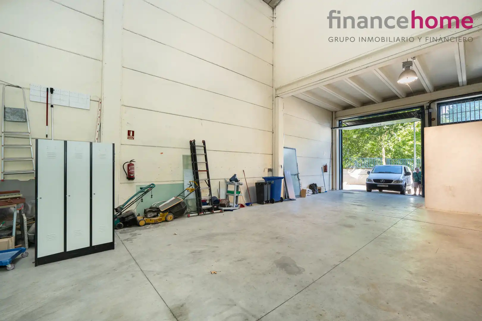 Exterior view of Industrial buildings for sale in Fuenlabrada  with Heating and Alarm