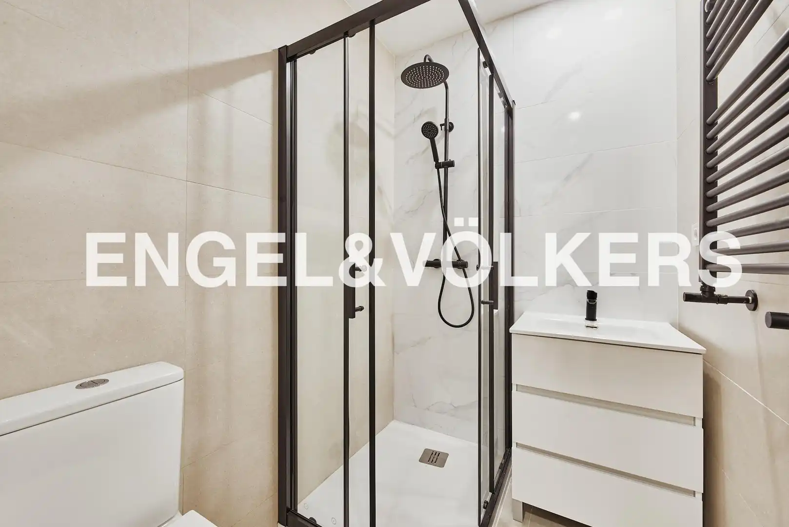 Baño de Piso en venta en Madrid con Aire acondicionado y Calefacción