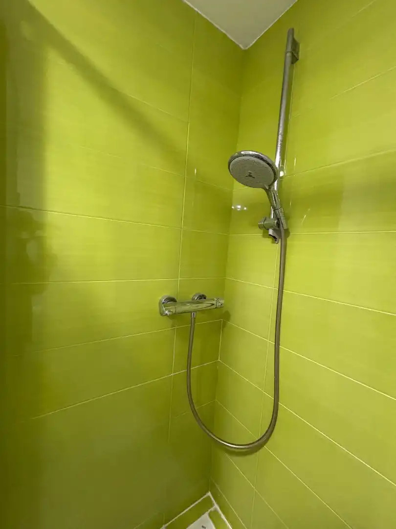 Bathroom of Flat for sale in L'Hospitalet de Llobregat  with Air Conditioner, Heating and Oven