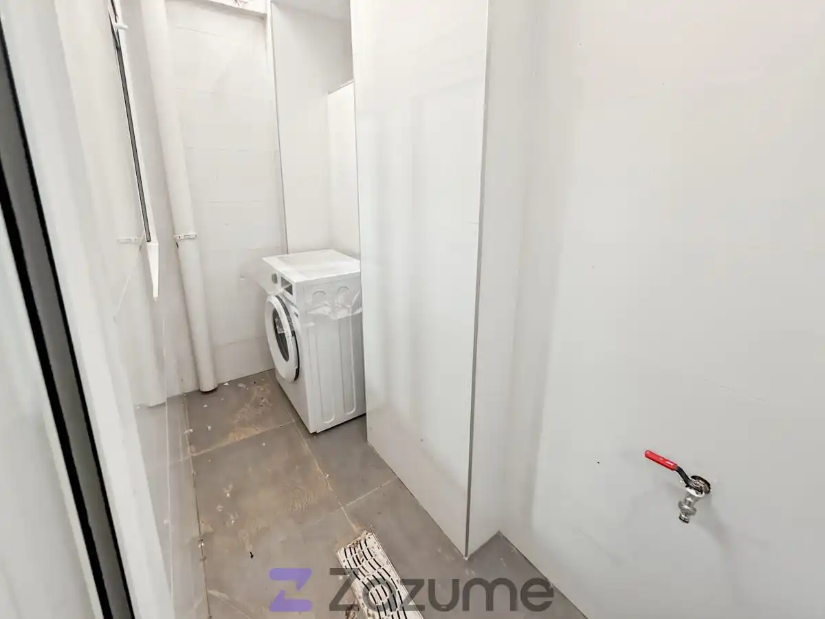 Bany de Apartament de lloguer en Alicante / Alacant amb Aire condicionat, Moblat i Forn