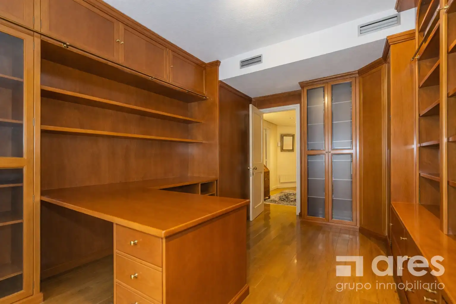 Flat for sale in Madrid  with Air Conditioner, Heating and Private garden