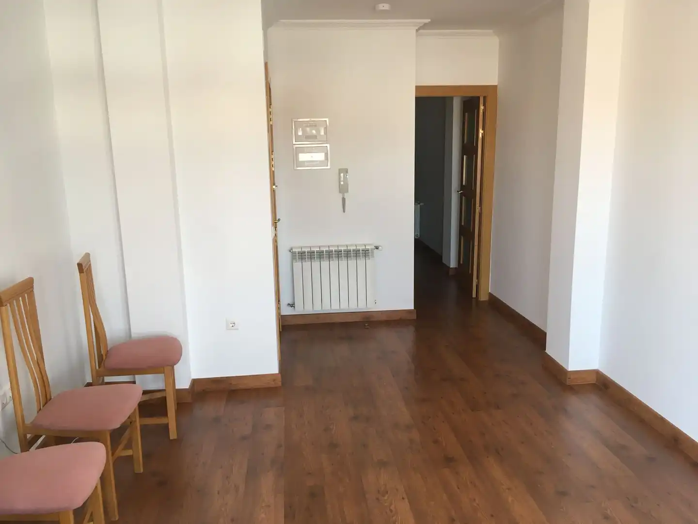 Apartamento de alquiler en Albacete con Calefacción, Parquet y Balcón