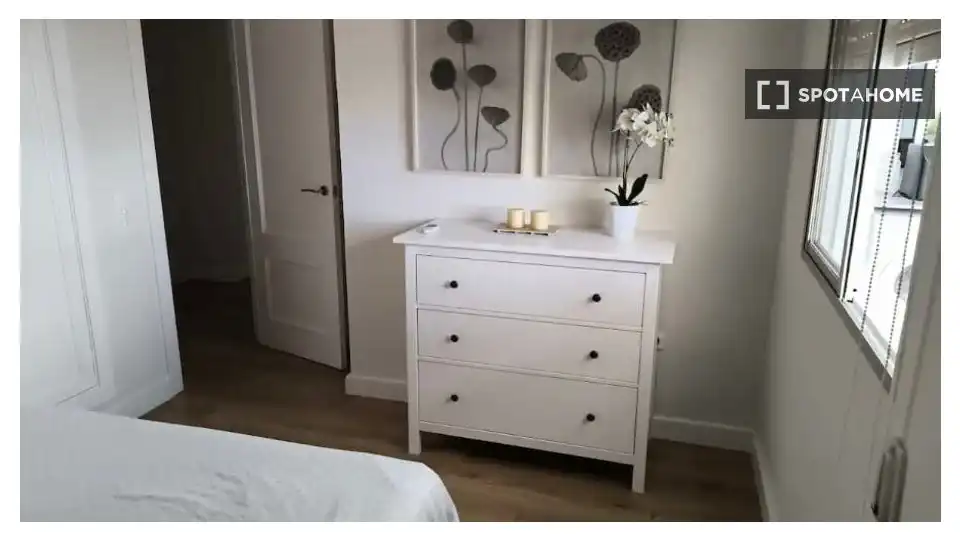 Habitación de Apartamento para compartir en Godella con Aire acondicionado, Terraza y Amueblado