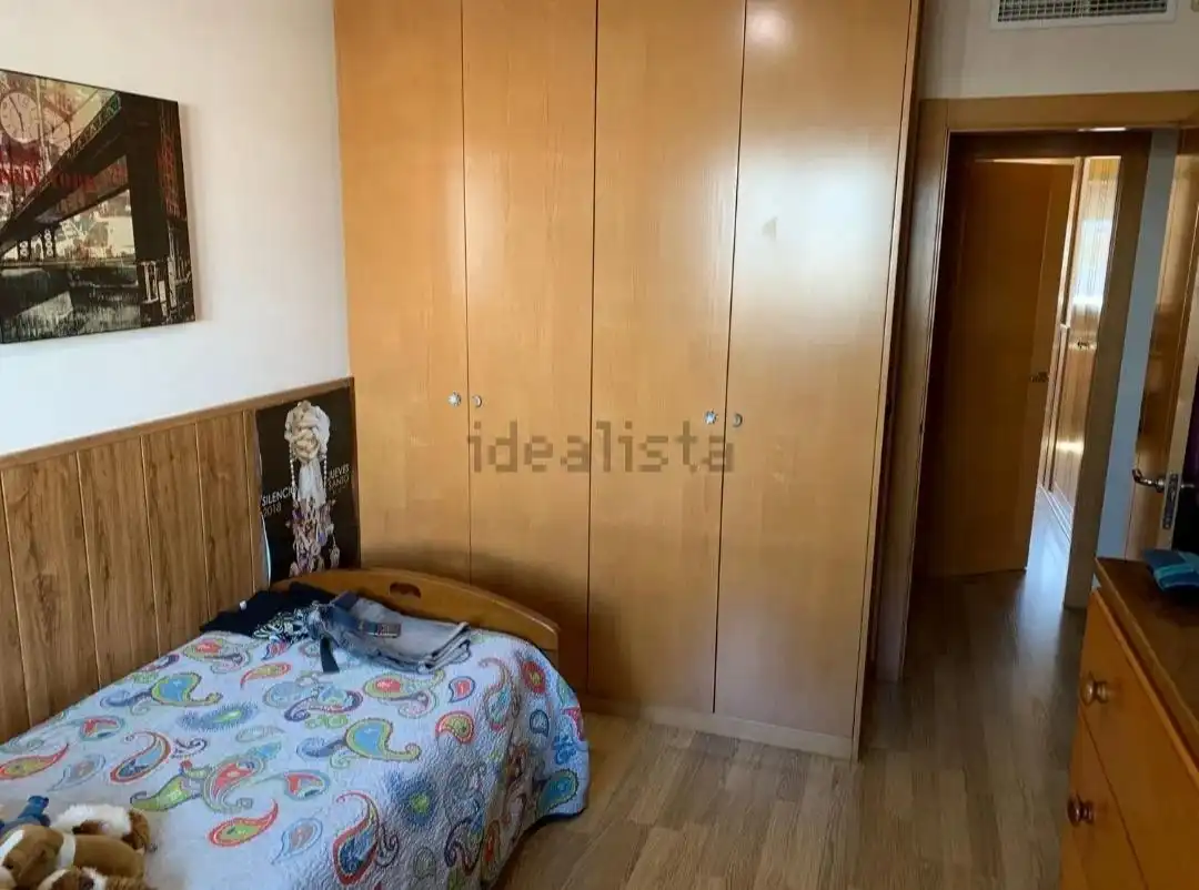 Habitación de Ático de alquiler en Almería con Aire acondicionado, Calefacción y Amueblado