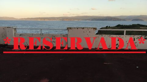 * *  SU TERRAZA SOBRE LOS ACANTILADOS CON  IMPRESIONANTES VISTAS AL MAR HASTA PERDERSE EN EL HORIZONTE  * *