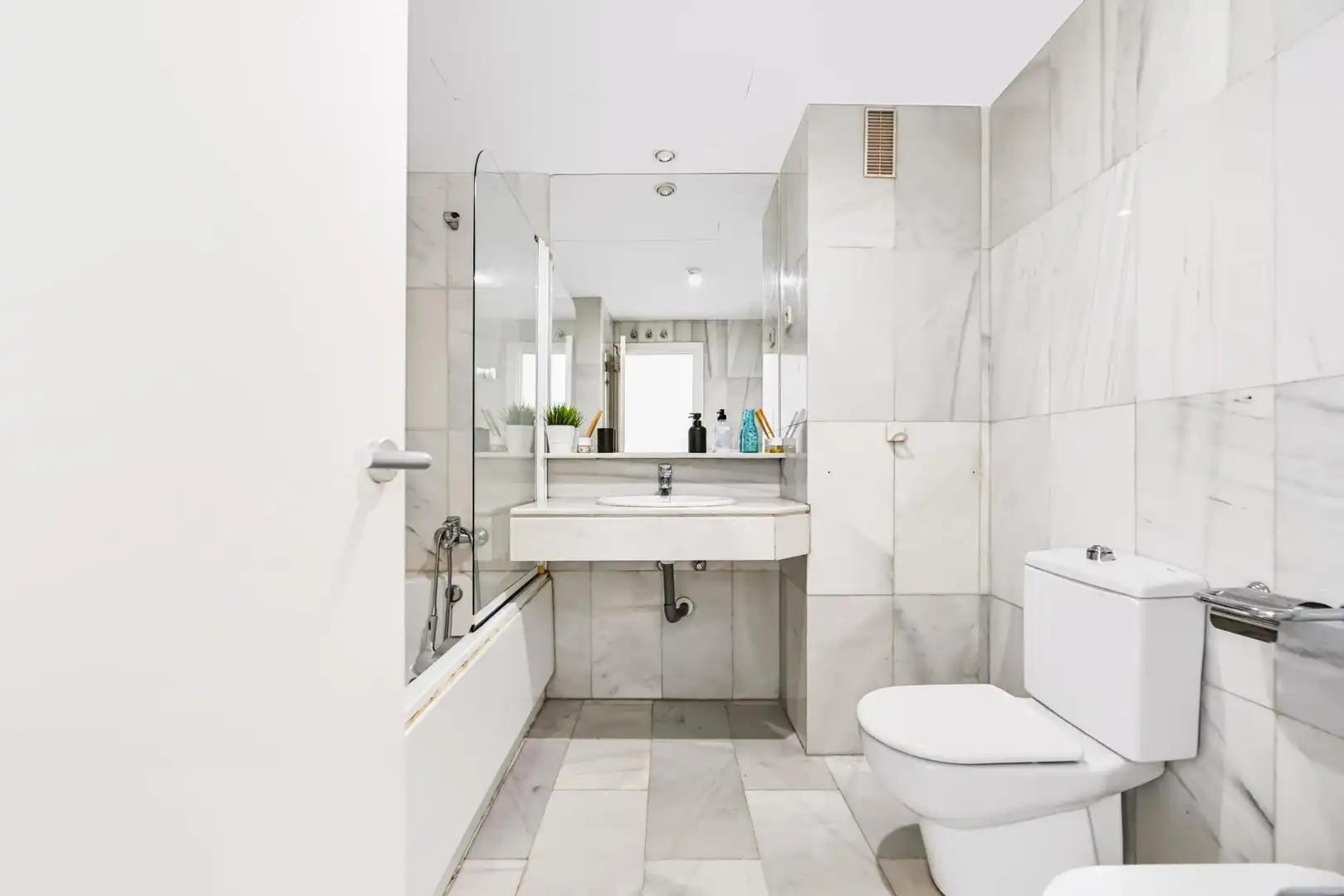 Badezimmer von Wohnung zur Miete in Chamberí