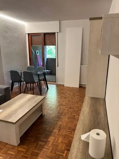 Wohnungen zur Miete in  Pamplona / Iruña mit Heizung, Parkett und Terrasse