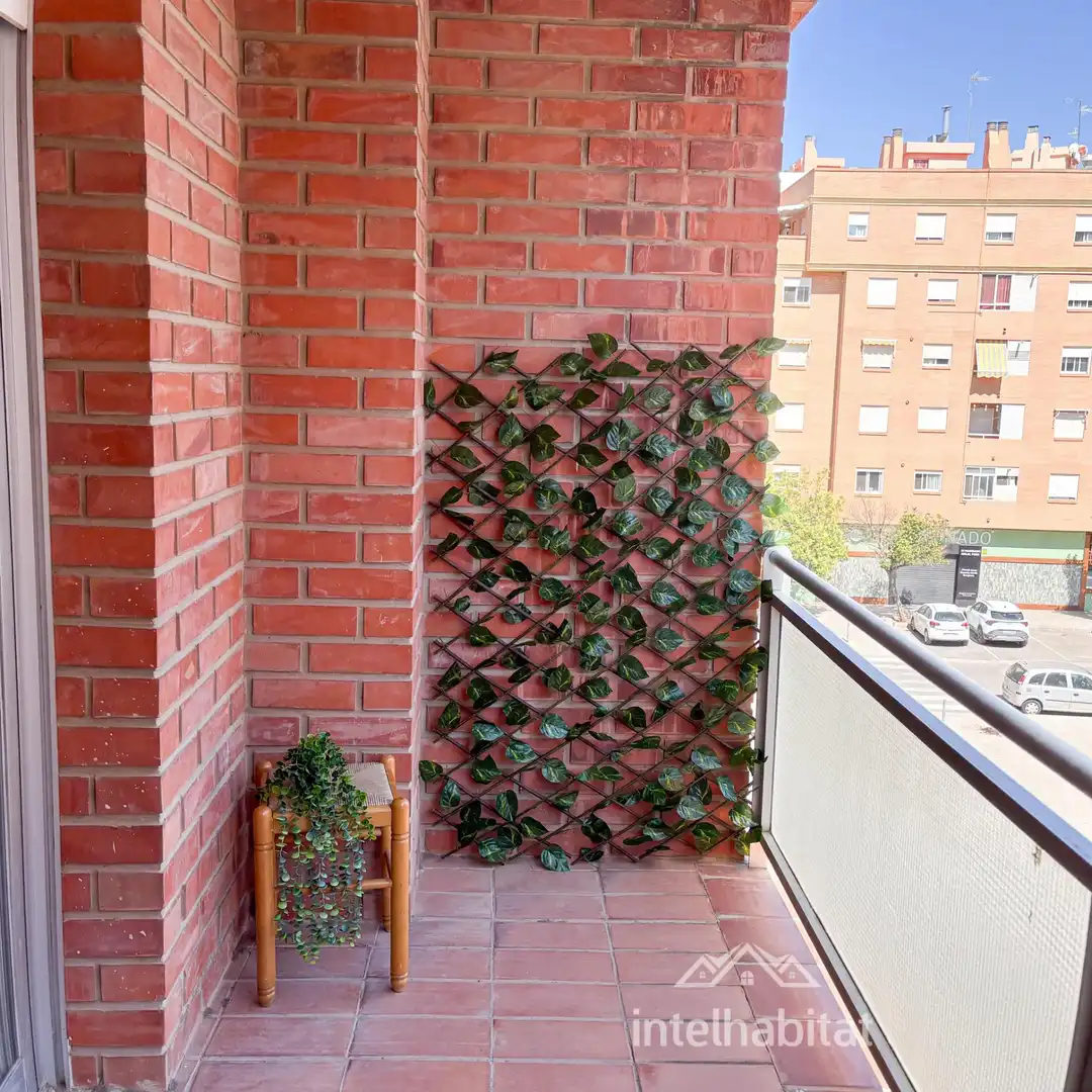 Terrassa de Pis en venda en Sagunto / Sagunt amb Balcó i Piscina comunitària