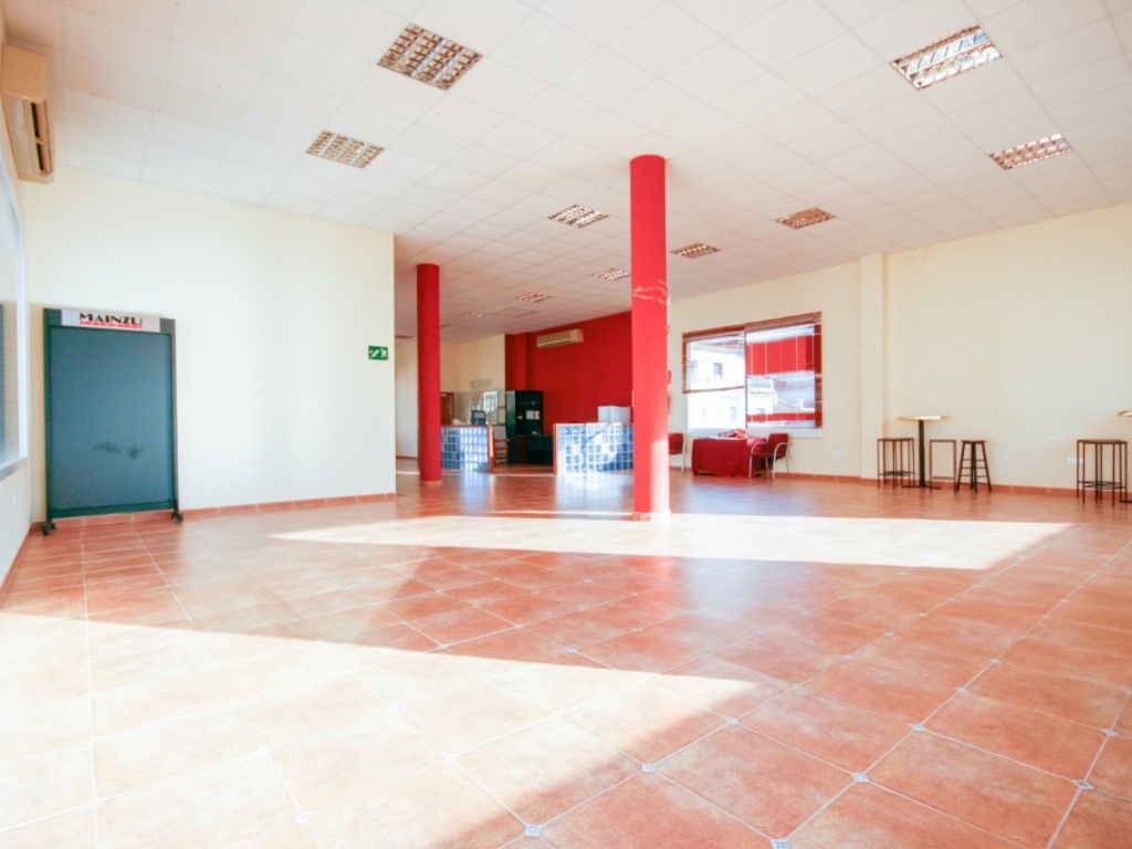 Premises for sale in Guaro