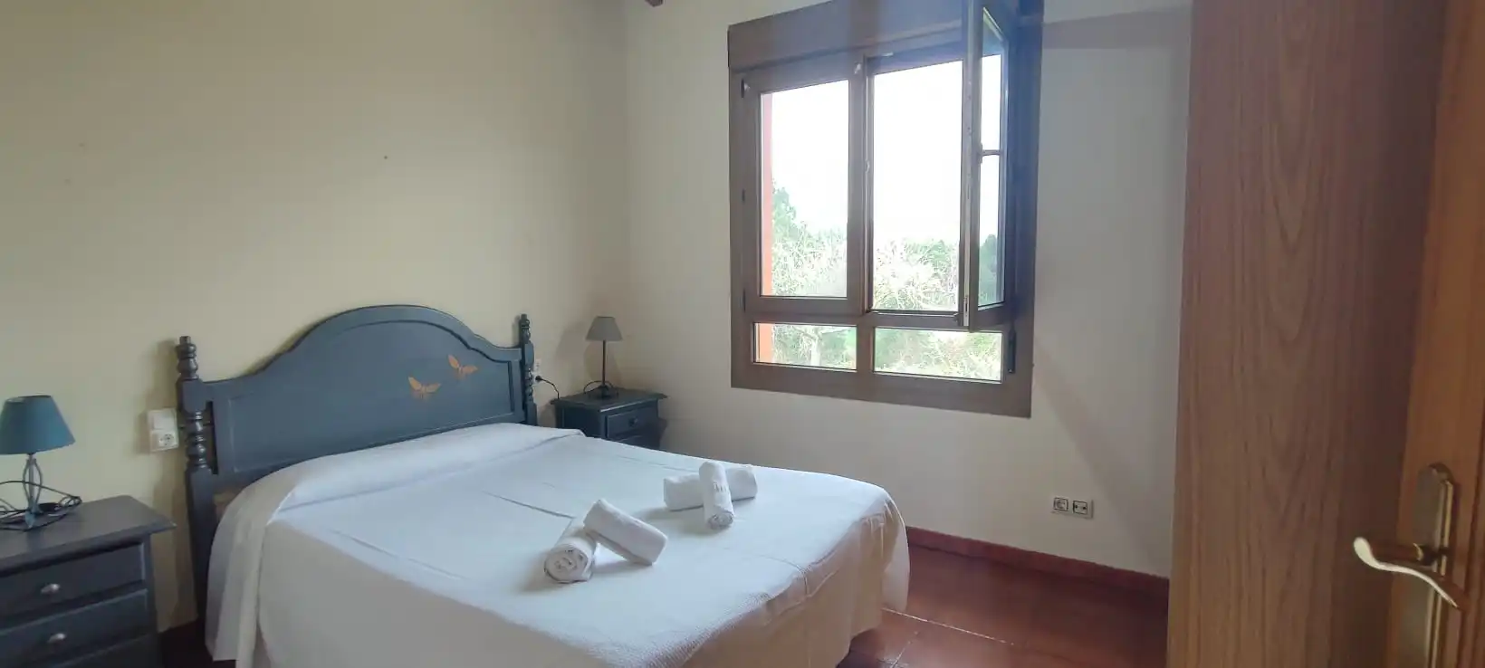 Schlafzimmer von Country house zum Verkauf in Llanes mit Heizung, Privatgarten und Terrasse