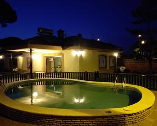 Piscina de Casa o xalet de lloguer en El Puerto de Santa María amb Aire condicionat, Calefacció i Jardí privat