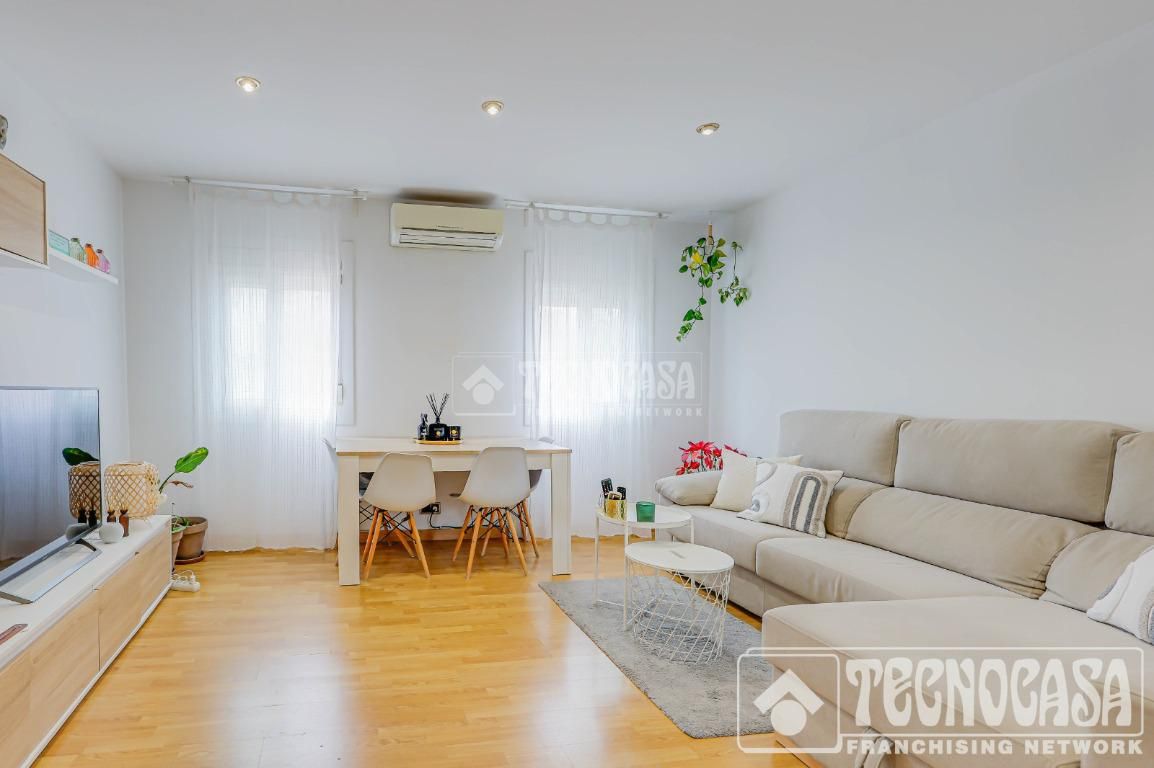 Living room of Flat for sale in Badalona