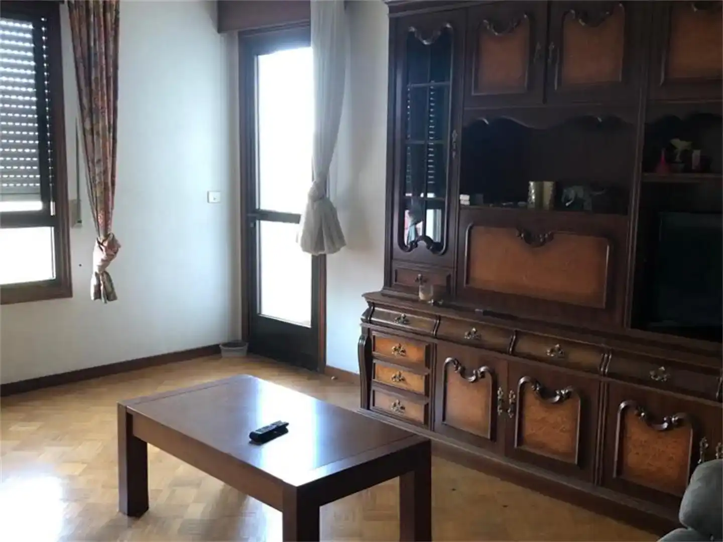Living room of Flat for rent in Vigo   with Parquet flooring, Storage room and Furnished