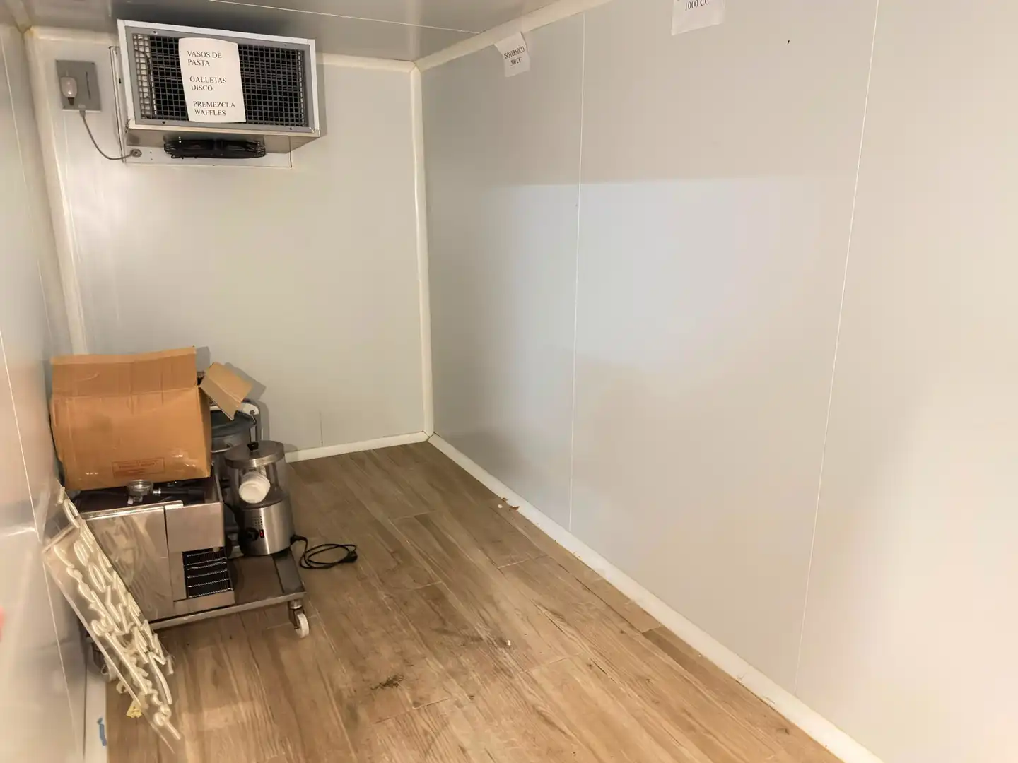 Local comercial en traspaso en Carrer de Viladomat, imagen 7