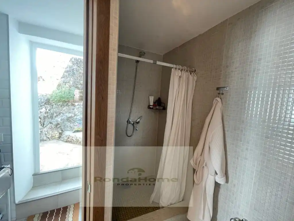 Baño de Casa o chalet en venta en Montejaque con Terraza y Piscina