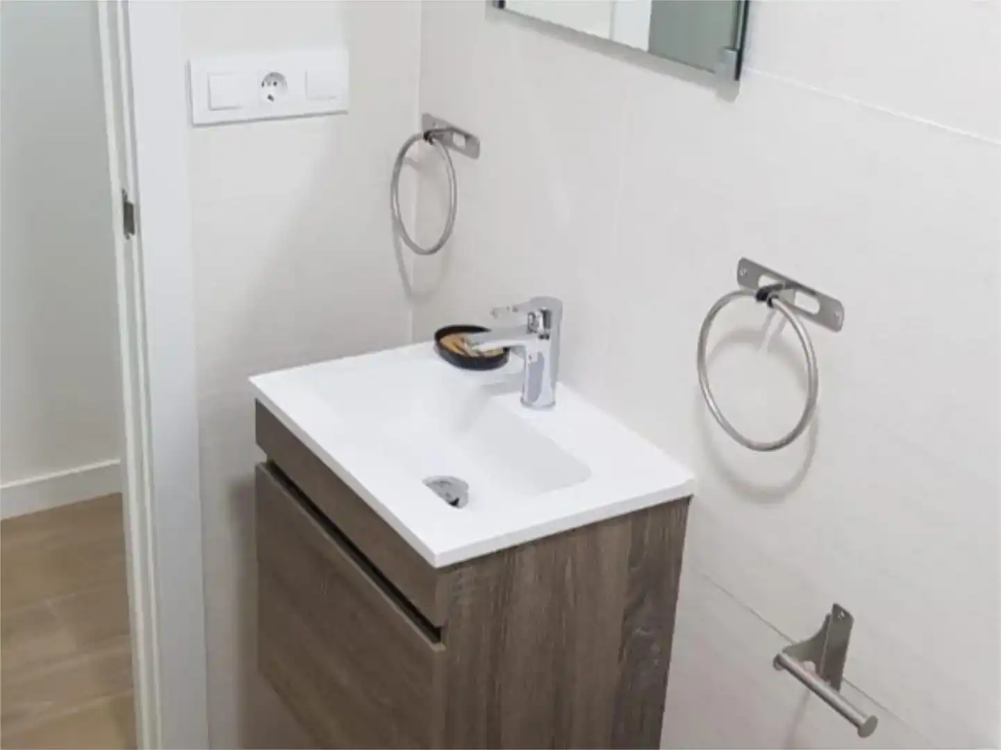 Baño de Piso para compartir en Almoines con Aire acondicionado, Amueblado y Balcón