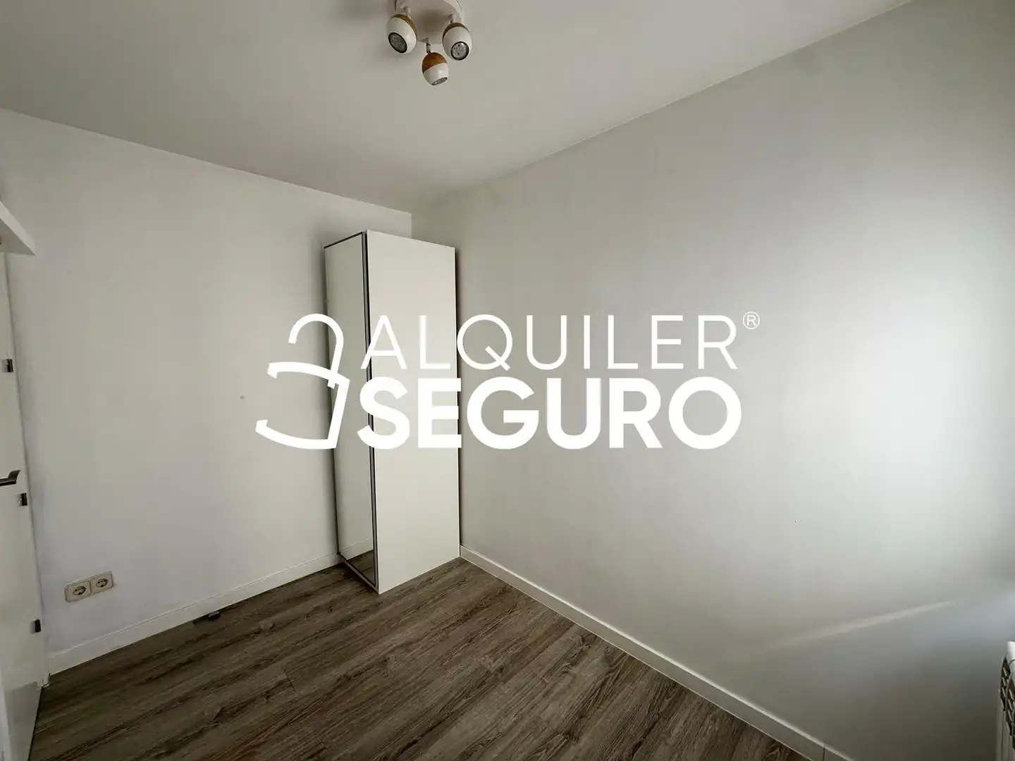 Bedroom of Flat for rent in Madrid  with Air Conditioner, Heating and Furnished
