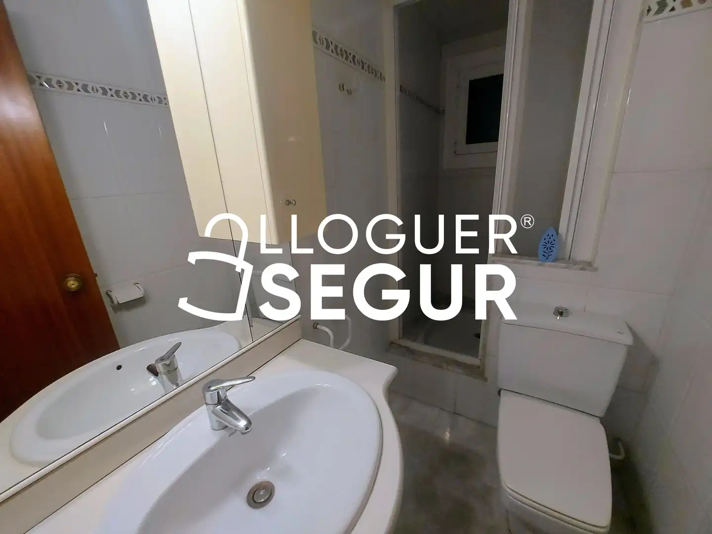 Bathroom of Flat for rent in Barcelona  with Air Conditioner, Heating and Furnished