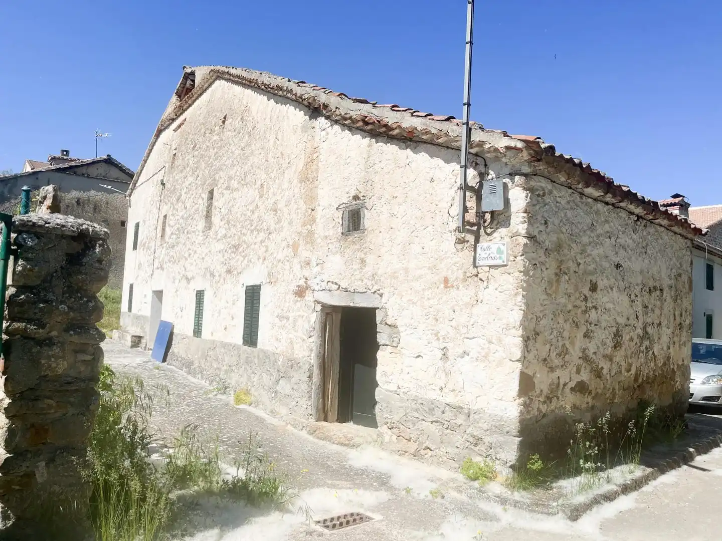 Vista exterior de Casa o chalet en venta en Cerezo de Abajo con Calefacción