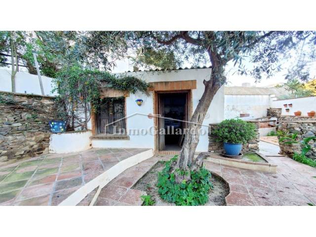 Casa-chalet en Venta en Macharaviaya