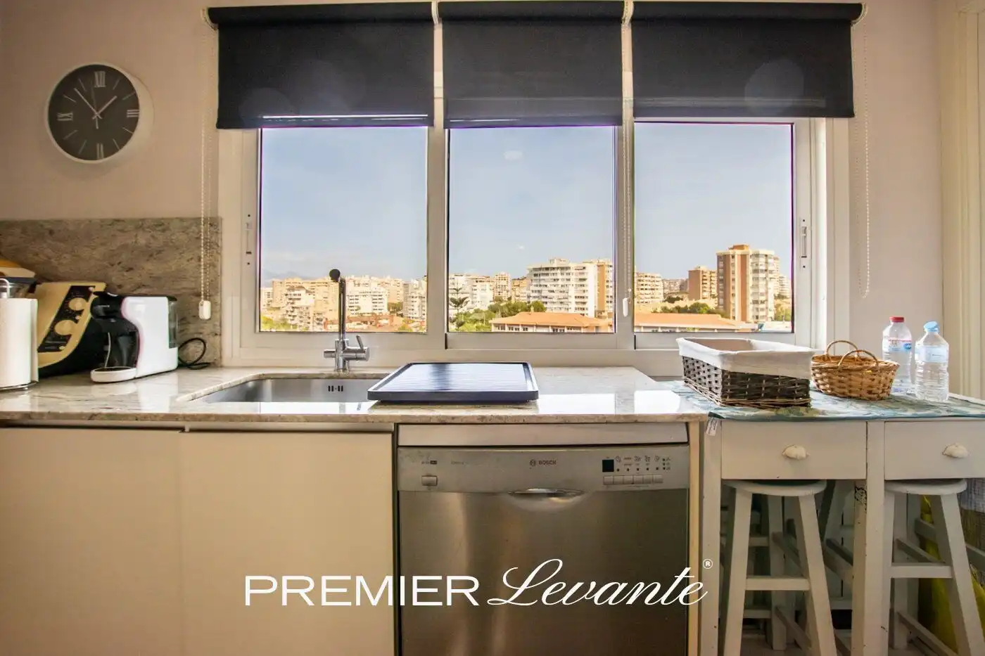 Cocina de Piso en venta en Alicante / Alacant con Aire acondicionado, Calefacción y Jardín privado