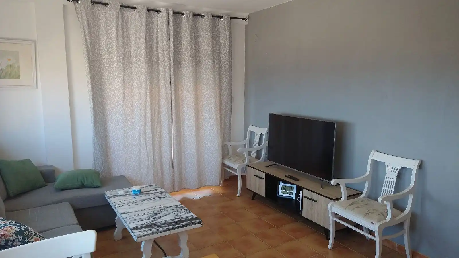 Sala de estar de Piso de alquiler en Roquetas de Mar con Calefacción, Terraza y Horno