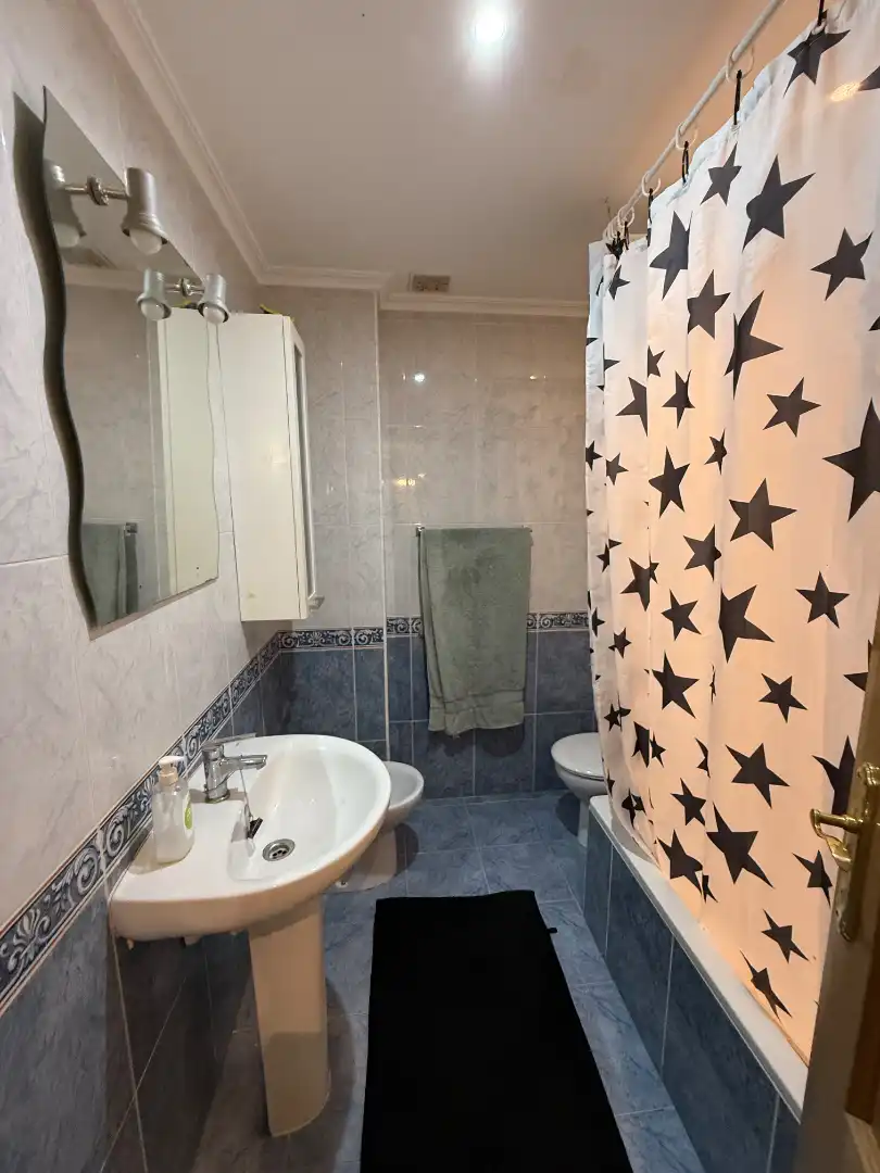 Badezimmer von Wohnung zum Verkauf in Hazas de Cesto mit Klimaanlage, Heizung und Terrasse