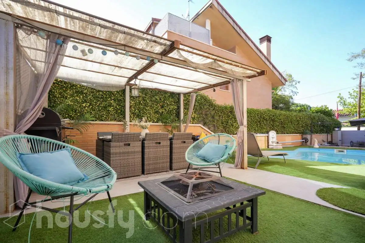 Terraza de Casa adosada en venta en Madrid con Aire acondicionado, Calefacción y Jardín privado