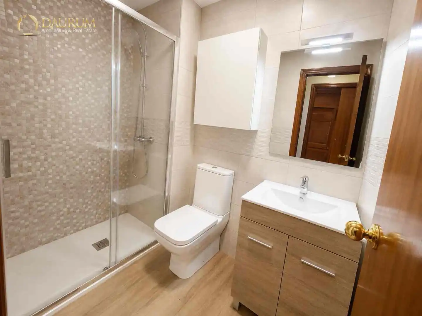 Baño de Piso en venta en Montequinto con Aire acondicionado, Calefacción y Terraza