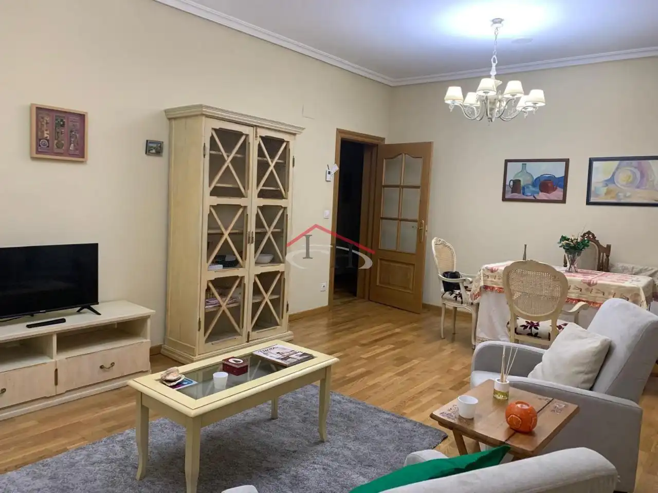 Wohnzimmer von Wohnungen zur Miete in León Capital  mit Heizung, Parkett und Möbliert