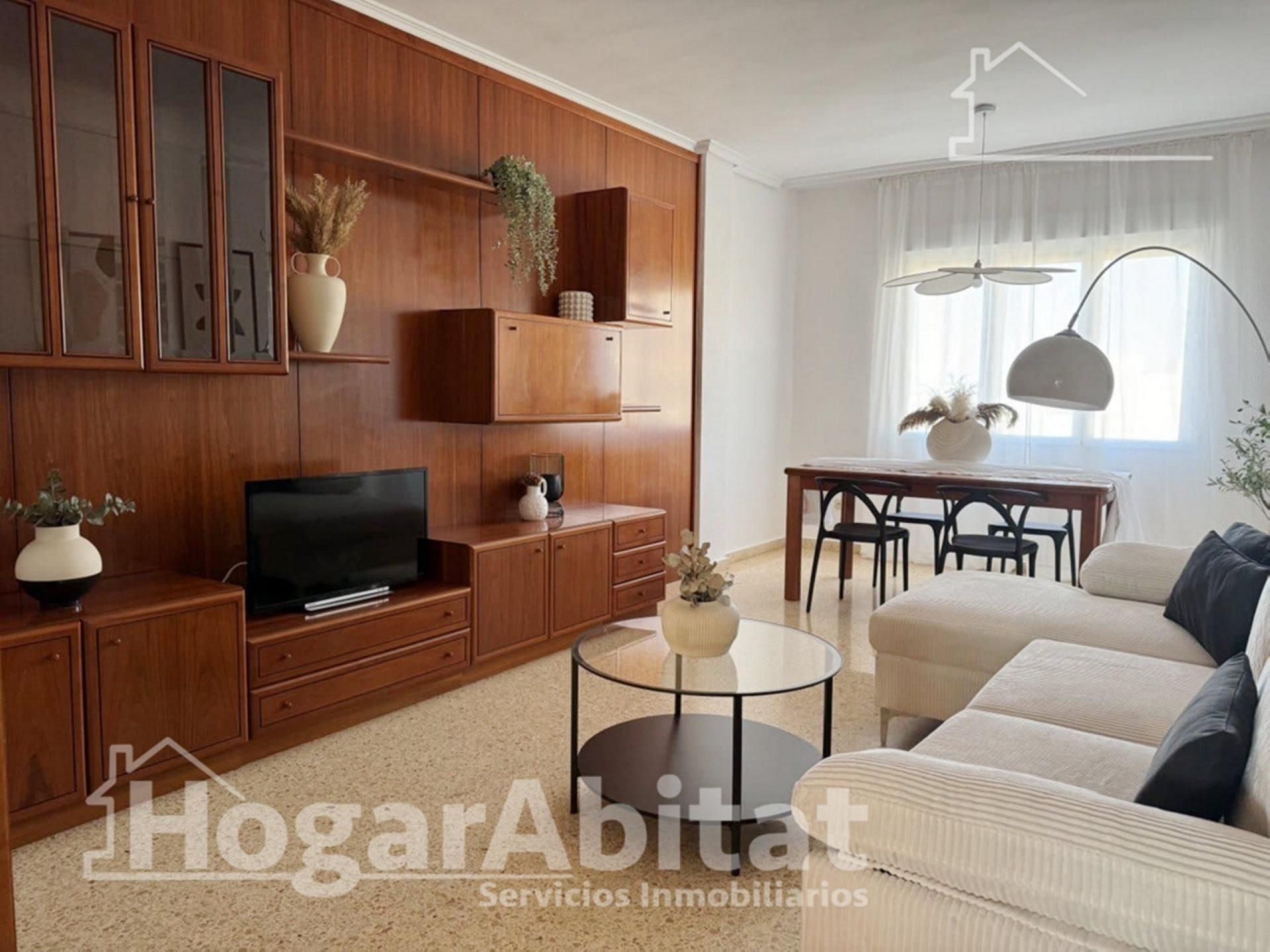 Sala d'estar de Pis en venda en Castellón de la Plana / Castelló de la Plana amb Aire condicionat