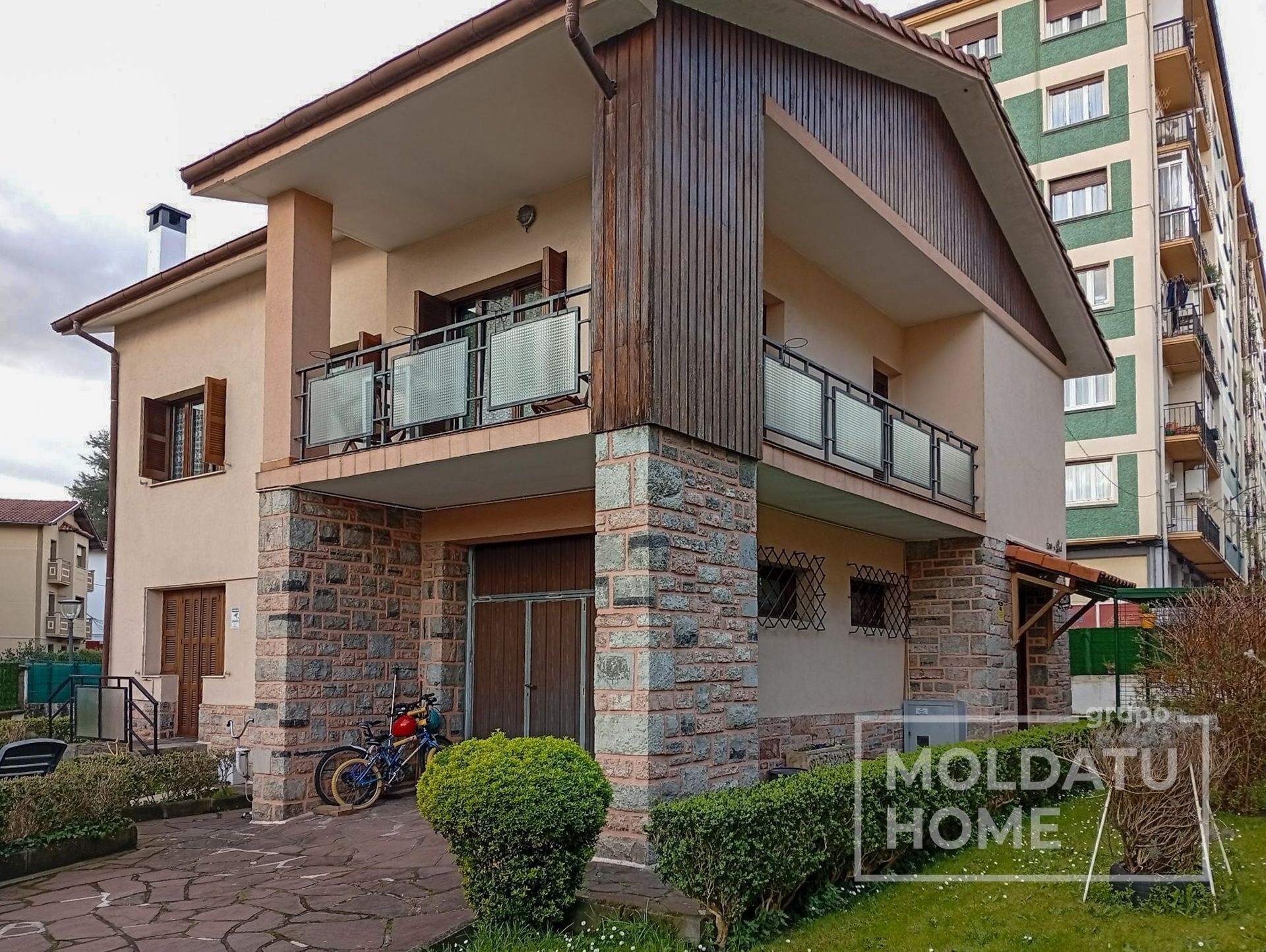 Exterior view of House or chalet for sale in Irun   with Heating, Private garden and Storage room