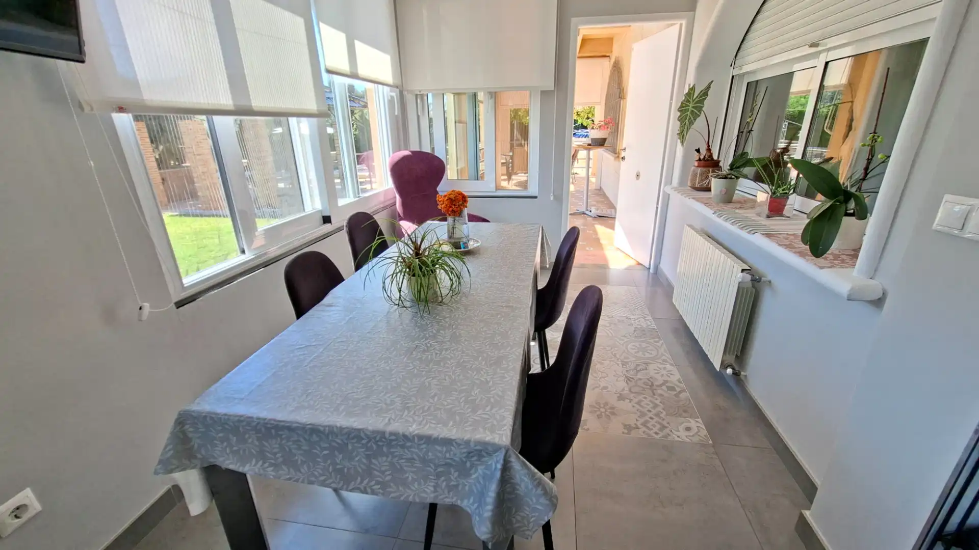 Menjador de Casa o xalet en venda en Alicante / Alacant amb Aire condicionat, Calefacció i Jardí privat