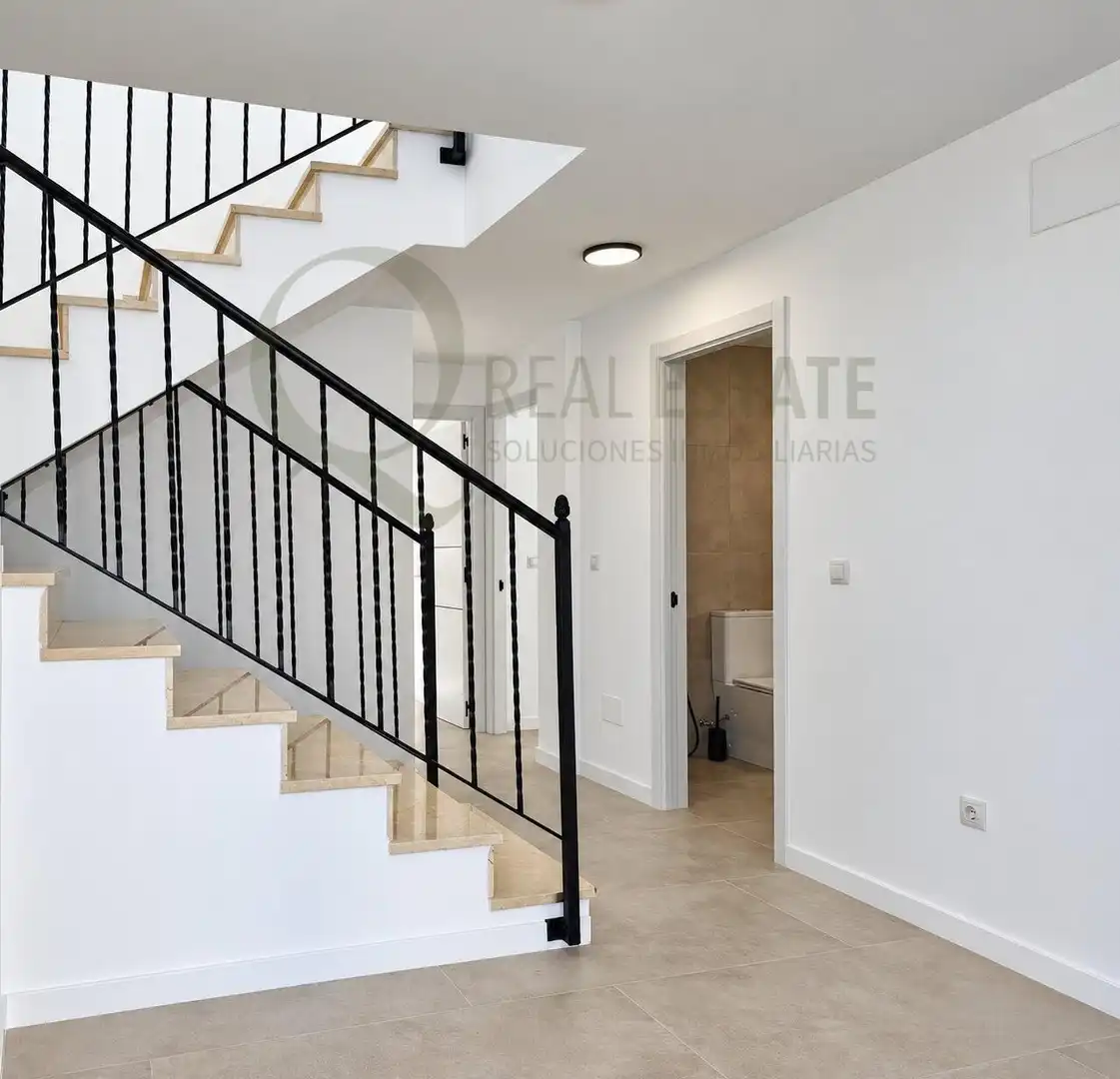 Detached house with garden for sale in Calle Calle Torrevella, imagen 2