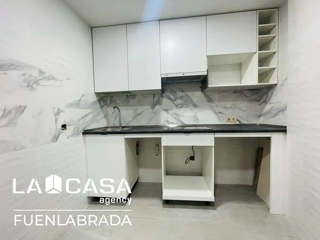 Cocina de Piso en venta en Fuenlabrada con Horno y Lavadora
