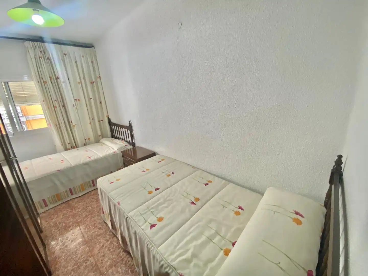Bedroom of Flat for sale in Granada  with Furnished and Balcony