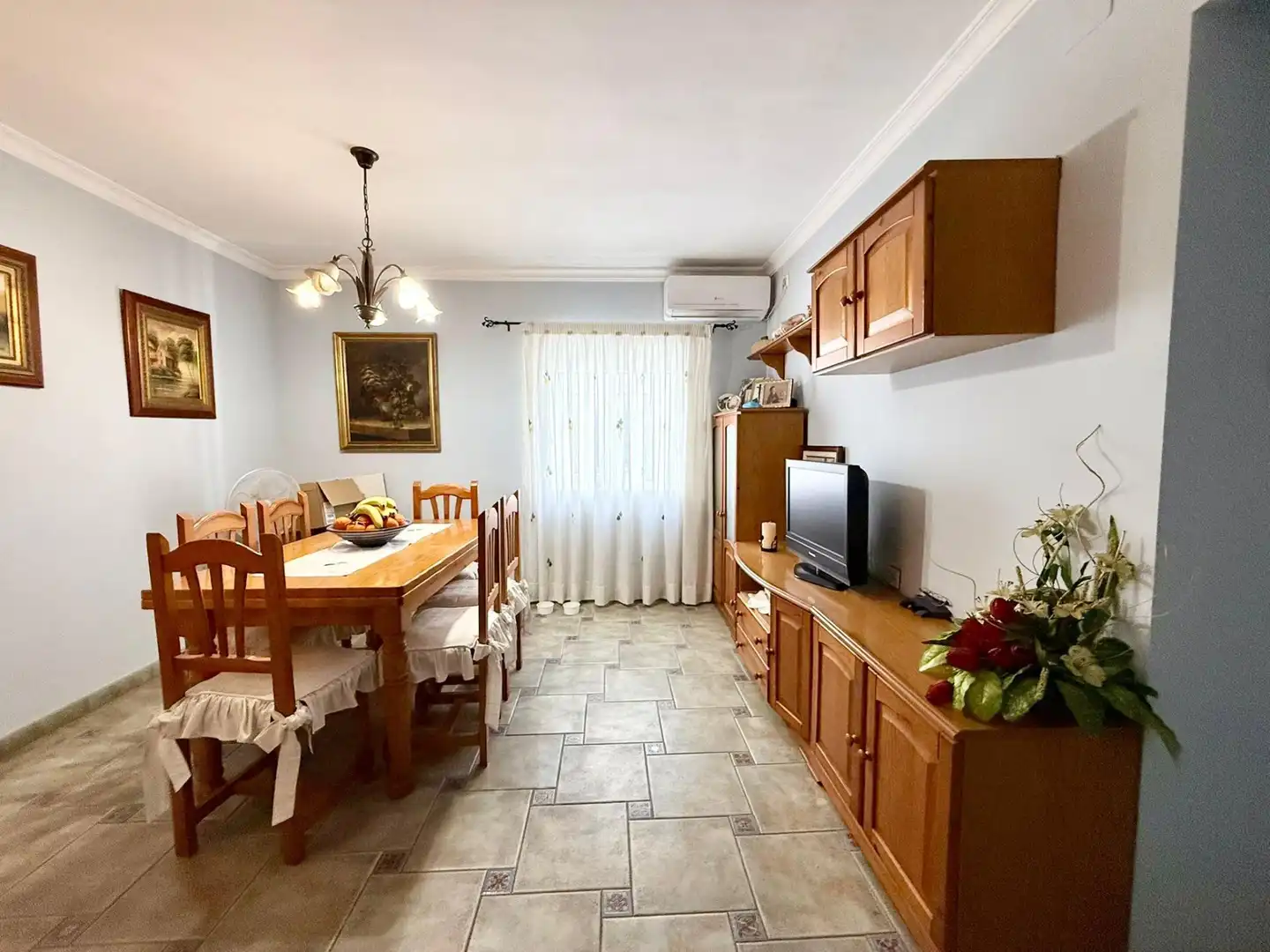 Comedor de Piso en venta en Almería con Calefacción, Amueblado y Balcón