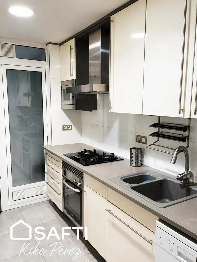 Cocina de Piso en venta en Nou Barris