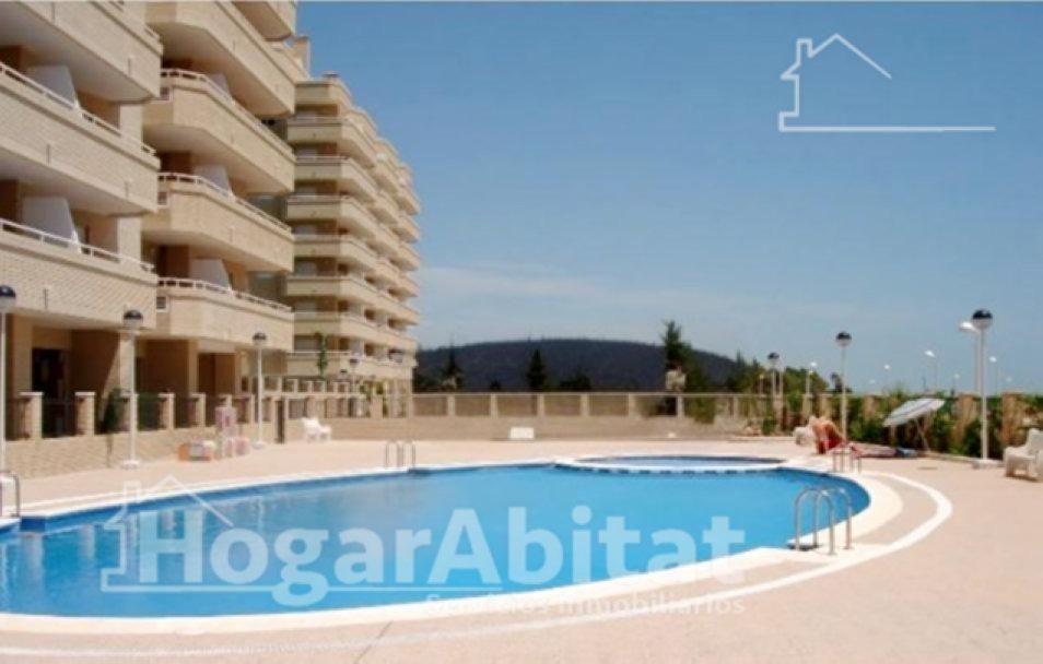 Swimming pool of Flat for sale in Oropesa del Mar / Orpesa  with Terrace, Storage room and Community pool