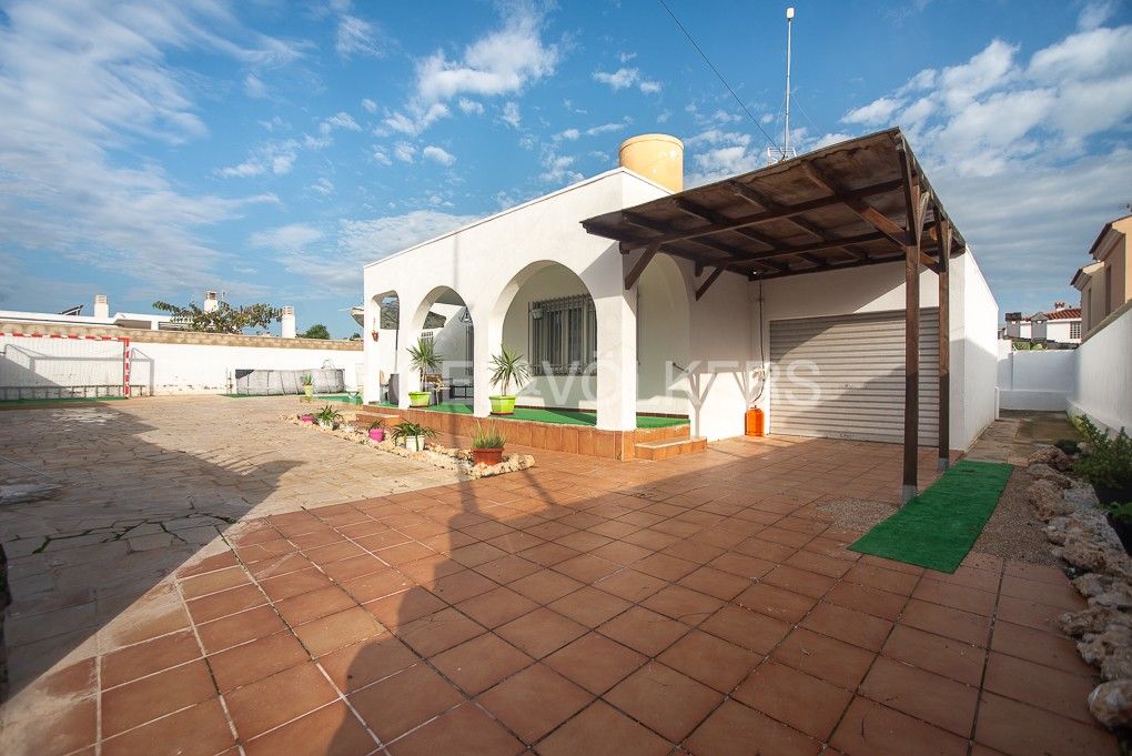 Vista exterior de Casa o xalet en venda en Vinaròs amb Calefacció