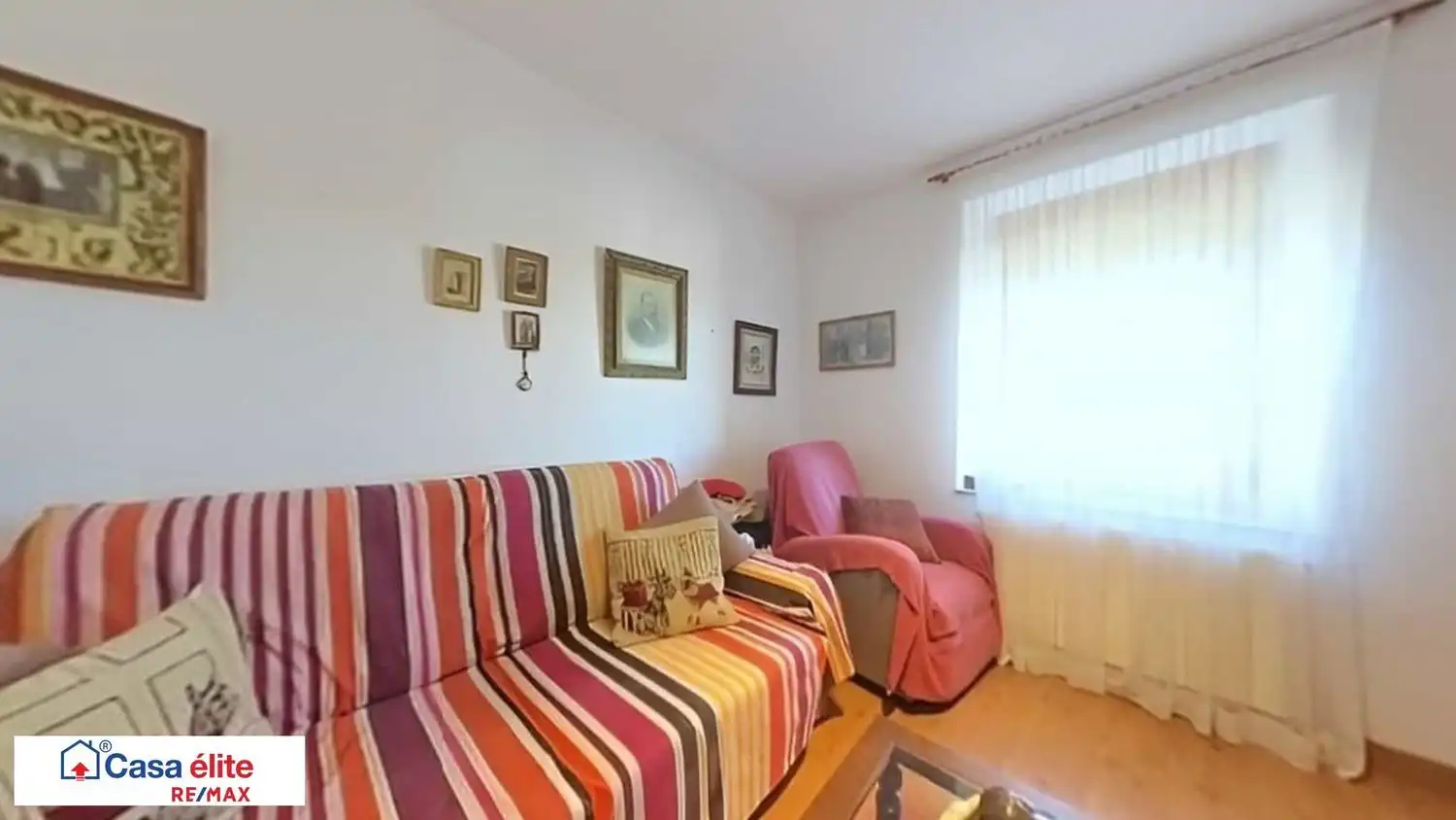 Sala d'estar de Casa o xalet en venda en Valderrey amb Calefacció, Terrassa i Traster